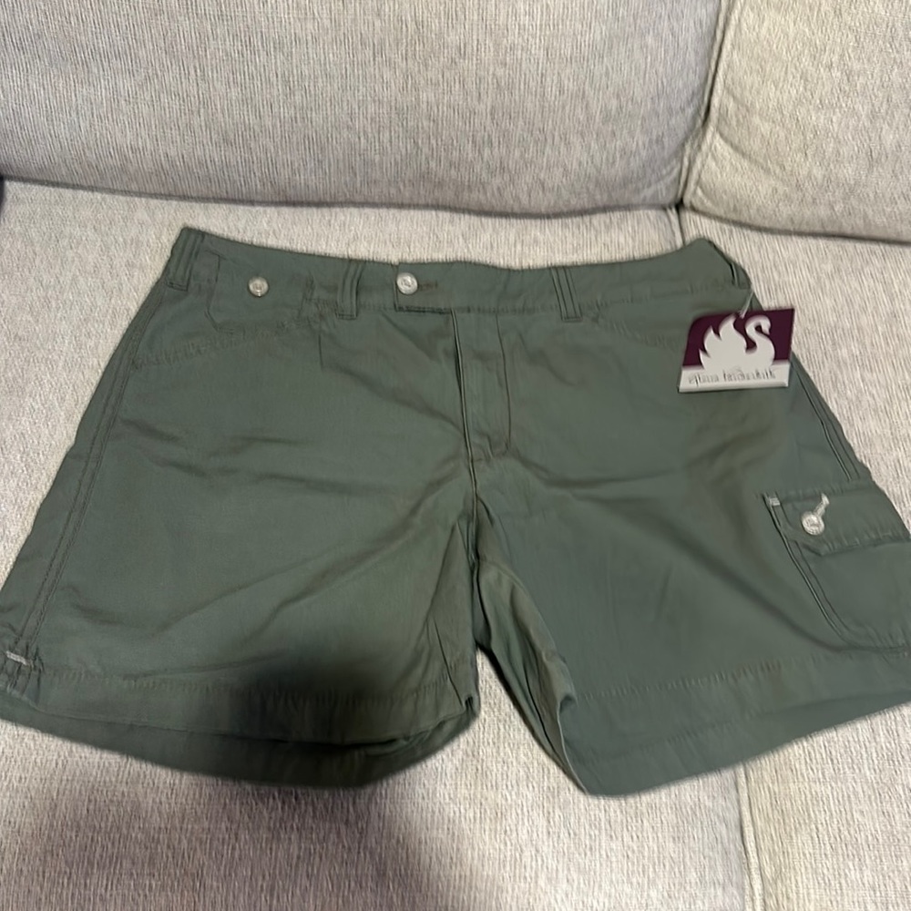 NWT Gloria Vanderbilt shorts